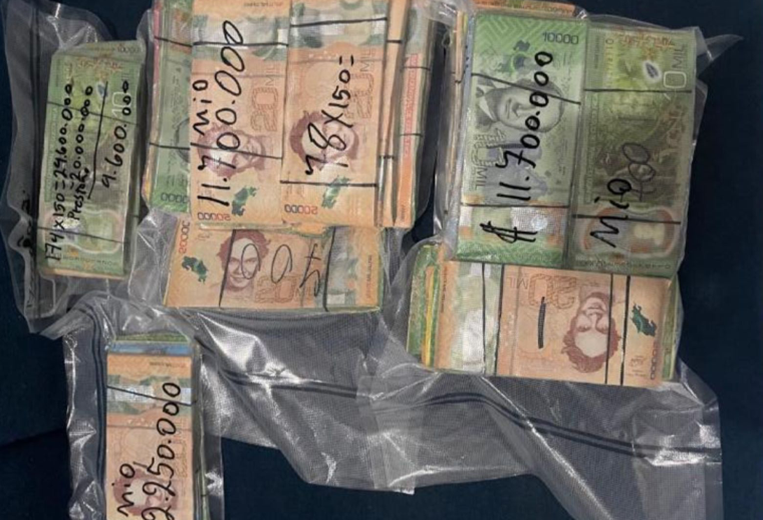Así contaban millones del narco: fotos exponen manejo de aparente dinero de “Pecho de Rata