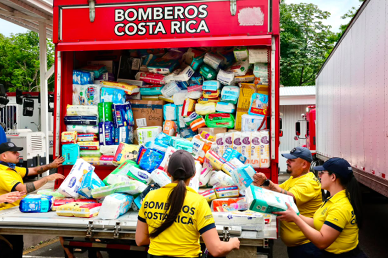 Bomberos envia cargamento de ayuda humanitaria